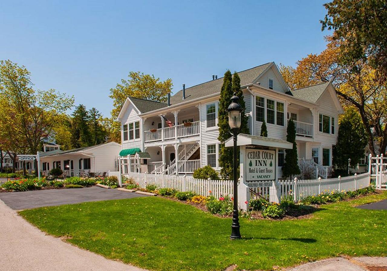 Cedar Court Inn Fish Creek Exterior photo